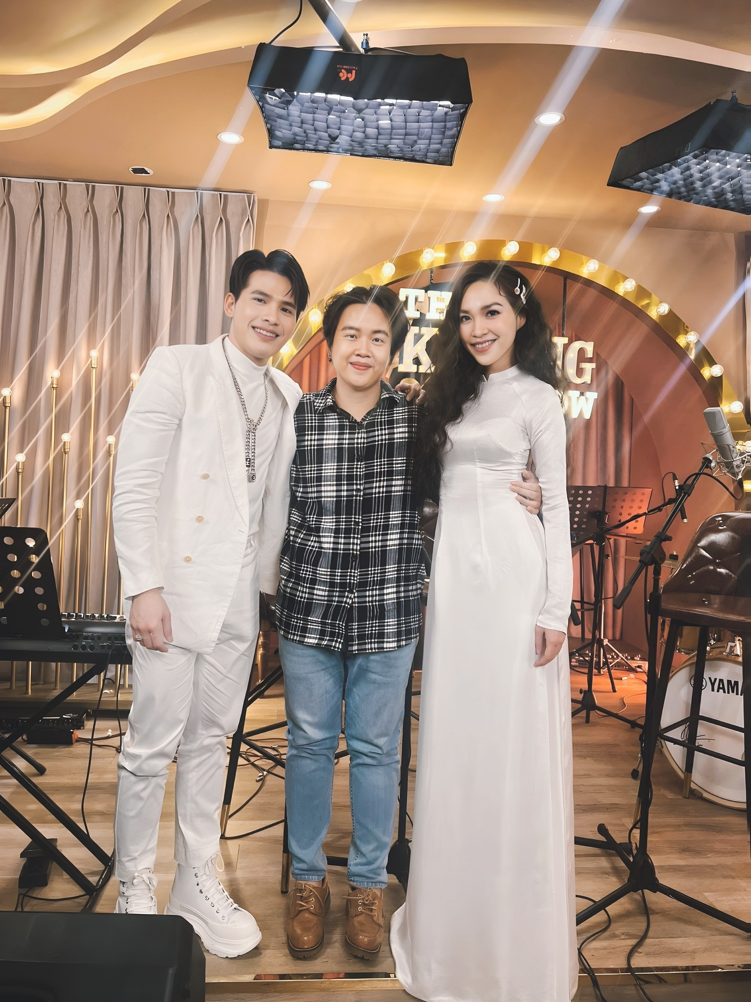 dinh uyen x hien thuc x quoc thien.jpg
