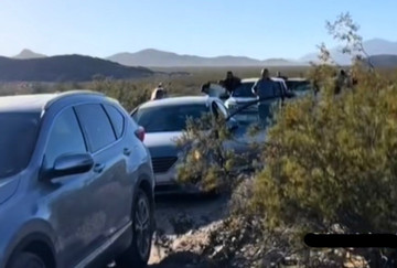 Đoàn xe bị kẹt ở hoang mạc vì đi theo Google Maps