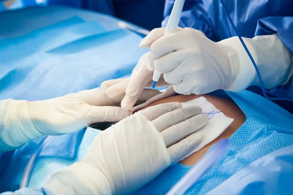 Lời nói của một cậu bé khiến người phụ nữ 70 tuổi vẫn sinh con