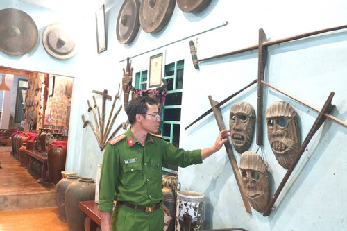 Thiếu tá công an sưu tầm hơn 1.000 hiện vật về văn hóa Tây Nguyên