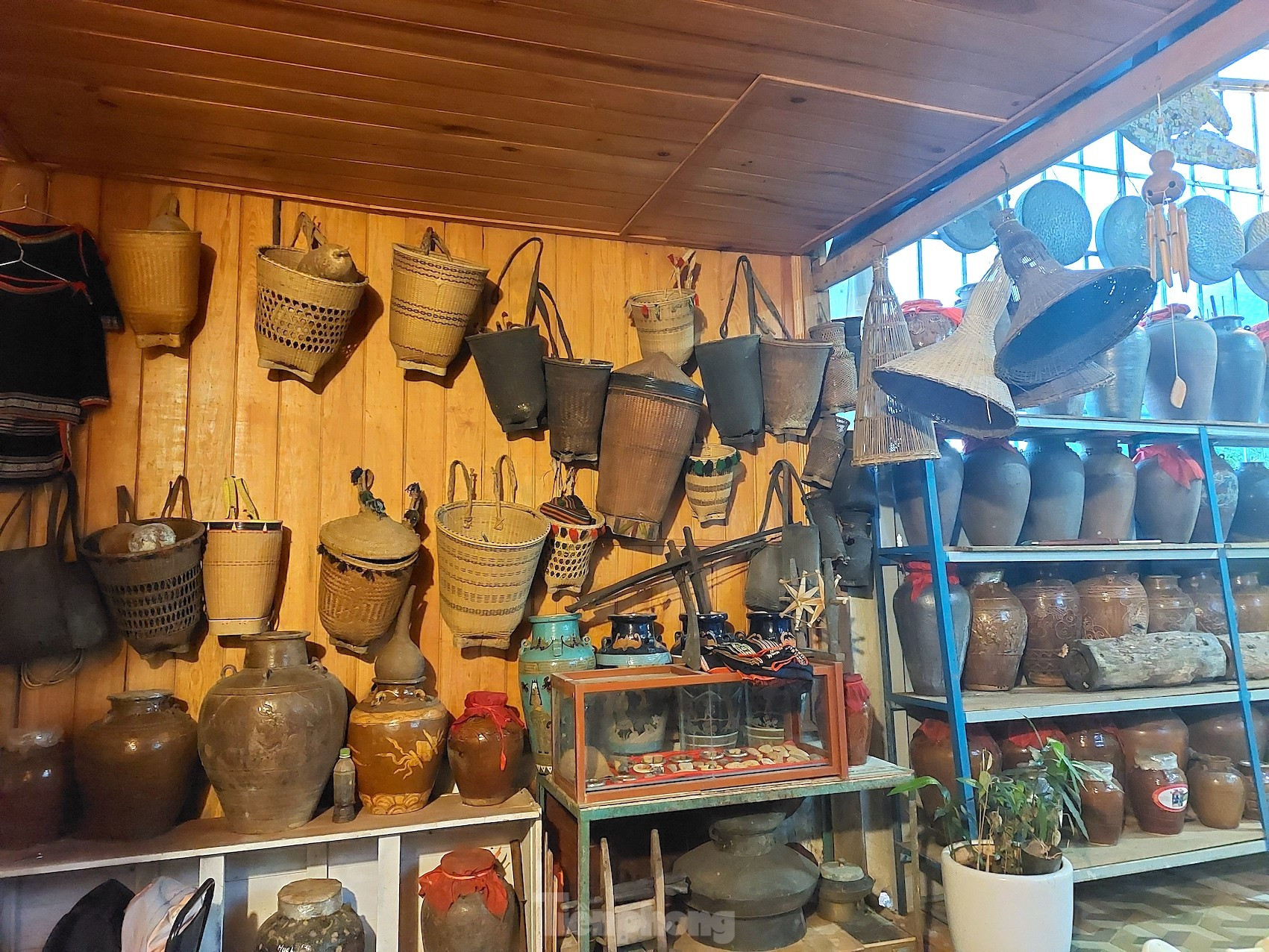 Thiếu tá công an sưu tầm hơn 1.000 hiện vật về văn hóa Tây Nguyên ảnh 5