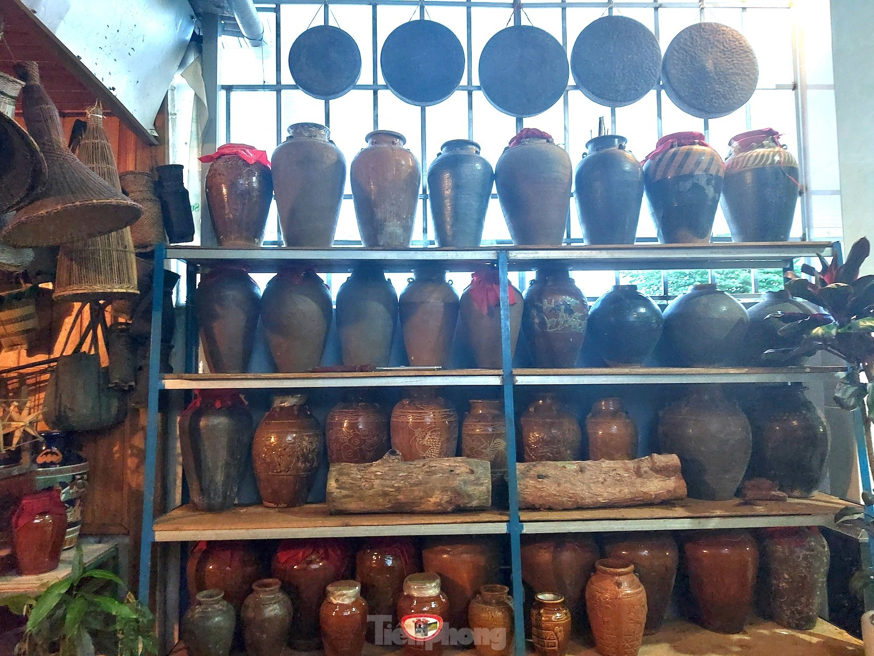 Thiếu tá công an sưu tầm hơn 1.000 hiện vật về văn hóa Tây Nguyên ảnh 6