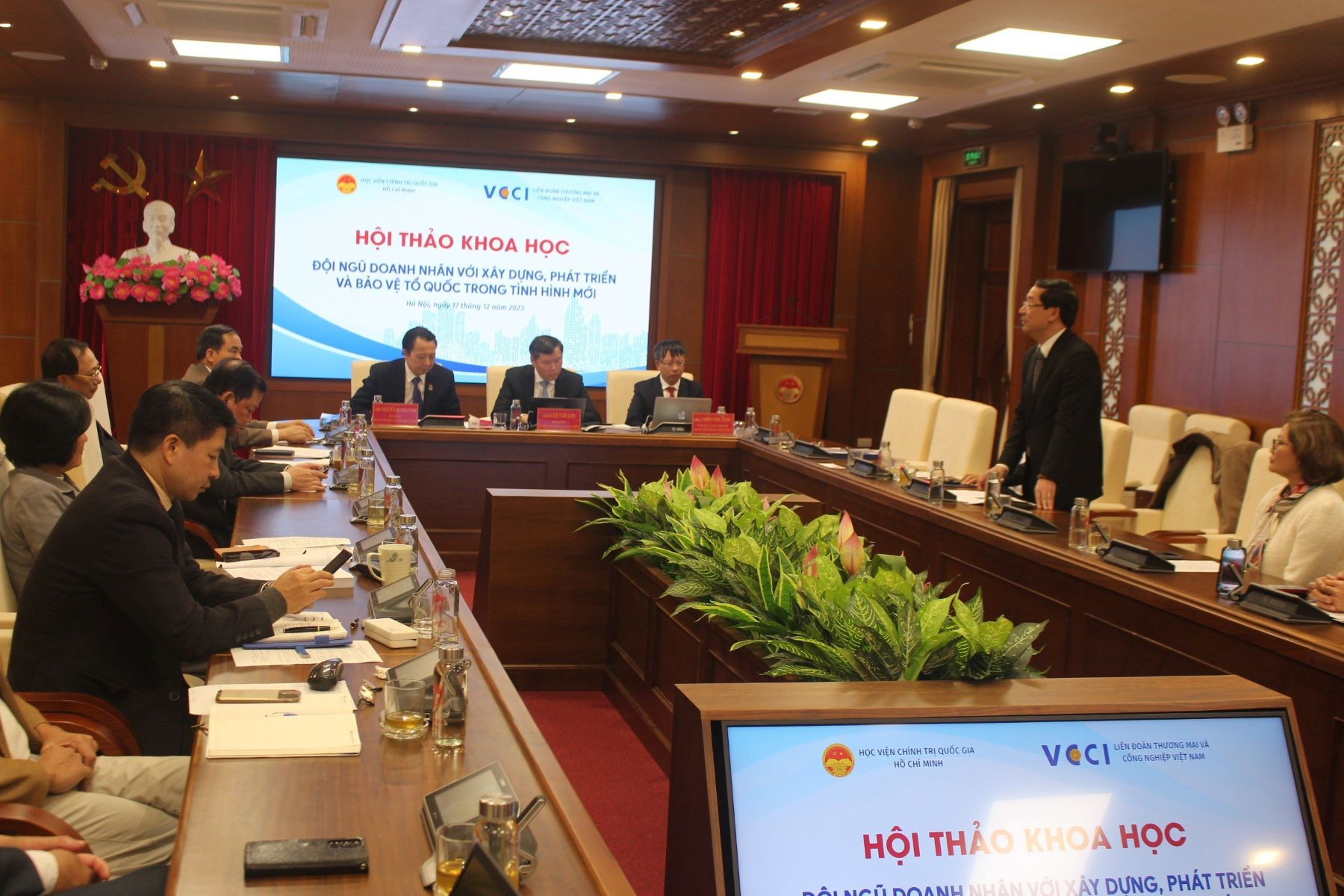 2 nguyen hoang hoi thao dn.jpg