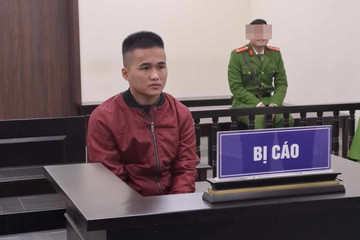 Thanh niên trả giá đắt vì đâm gục bạn nhậu trên bàn tiệc ở Hà Nội
