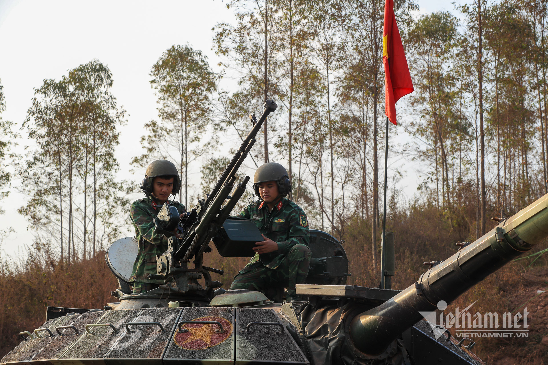 8 lu doan xe tang 0870.jpg