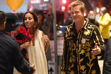 Brad Pitt hạnh phúc bên bạn gái kém 27 tuổi trong tiệc sinh nhật tuổi 60