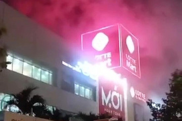 Cháy tại Lotte Mart quận 7, khách hỗn loạn tháo chạy