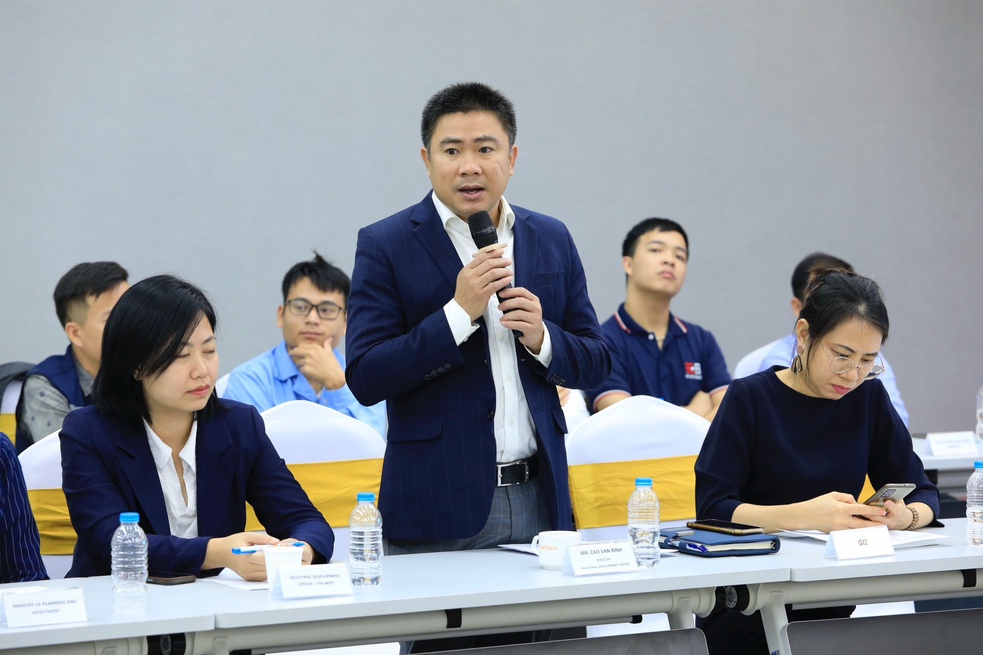 ong cao van binh giam doc trung tam ho tro phat trien cong nghiep cuc cong nghiep bo cong thuong phat bieu tai buoi le.jpg