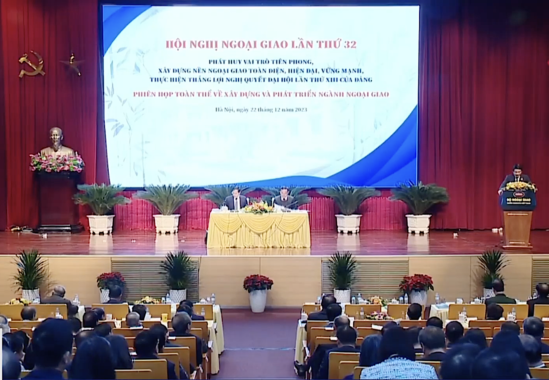 Đại sứ, trưởng cơ quan đại diện góp ý để xây dựng, phát triển ngành Ngoại giao