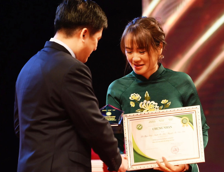 bao vietnamnet nhan giai.jpg