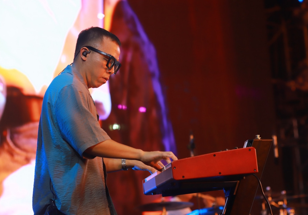 batch dd411315705 774402234703947 8974906367168175705 n.jpg