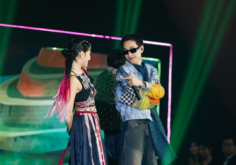 batch ddphan trinh dien cua double2t 1.jpg