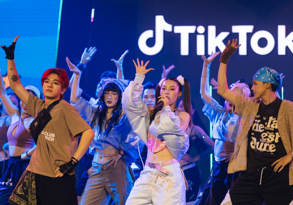 batch ddphan trinh dien cua my my osad.jpg