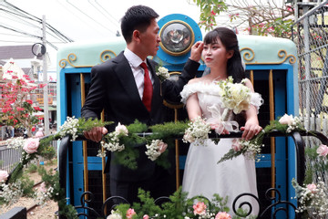 Đám cưới gây chú ý trên tàu hoả ở Đà Lạt: Cô dâu chú rể kể chuyện tình lãng mạn