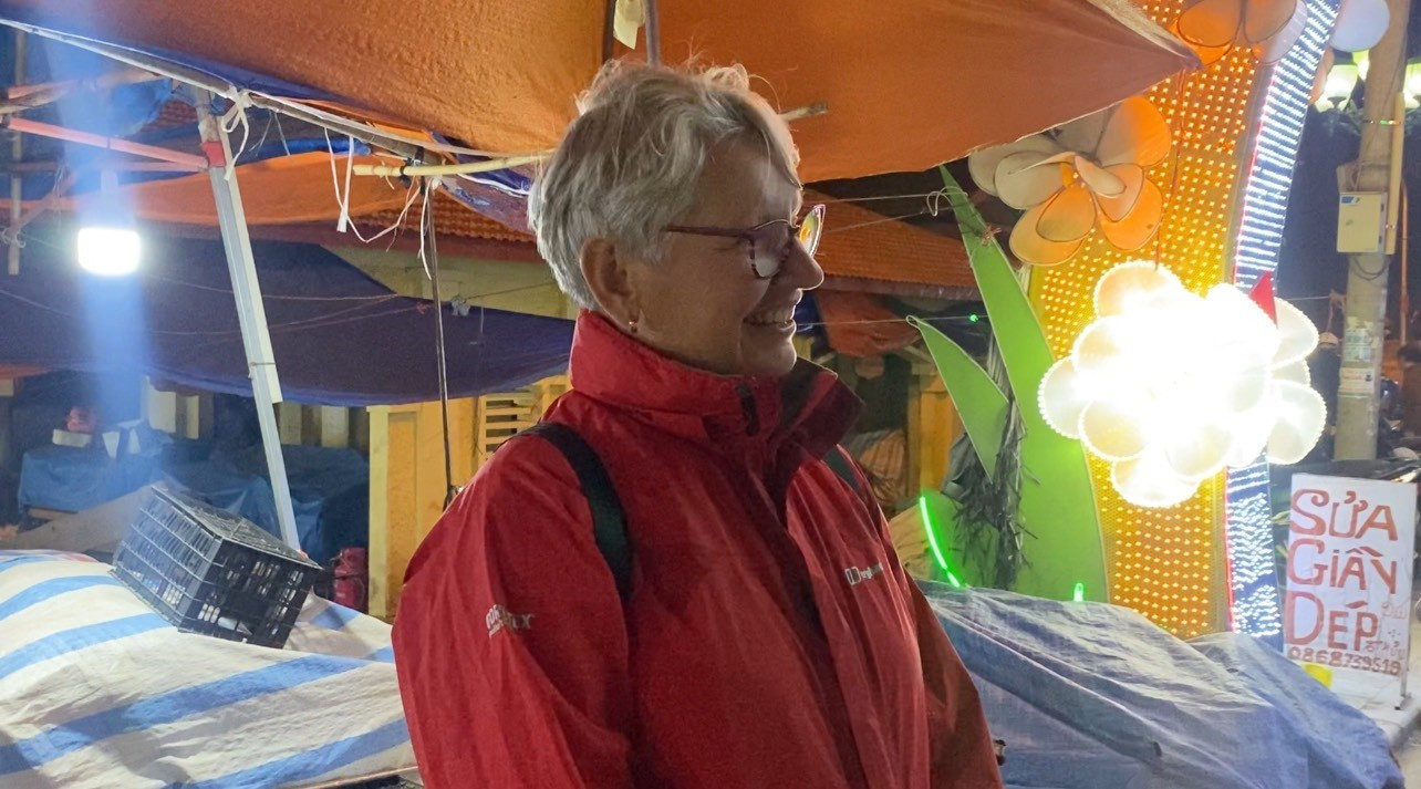 co birgit an tuong voi net moc mac gian di tai bac ha.jpg