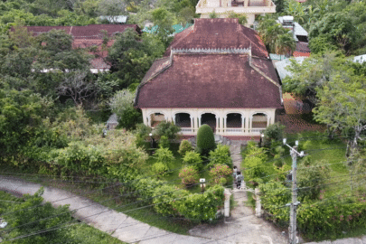 Du khách 'xuyên không' tại ngôi nhà cổ 173 tuổi ven sông ở Tiền Giang
