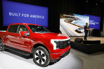 Ford tại Mỹ gặp khó khi một nửa đại lý không muốn bán xe điện năm 2024