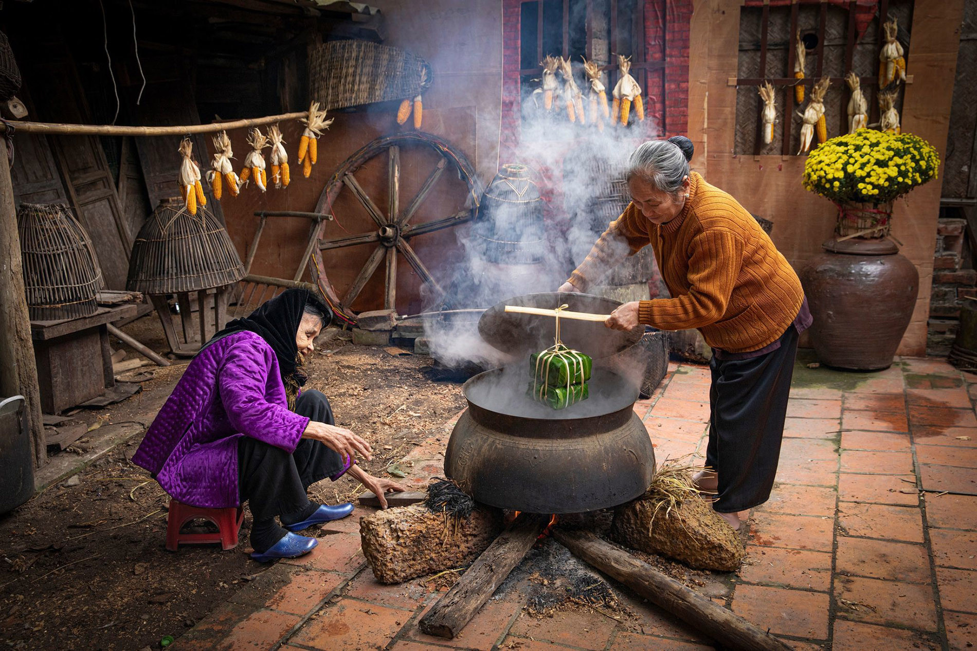 Cuối năm bàng hoàng nghe câu 'năm nay mẹ gói bánh tét'