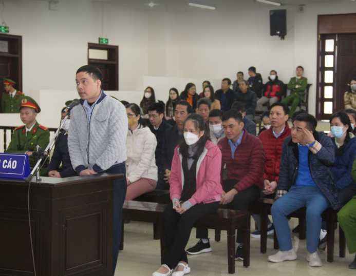 bi cao kien trung.png