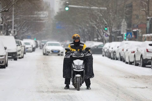 Hình ảnh Bắc Kinh hứng chịu đợt lạnh kỷ lục trong 7 thập kỷ