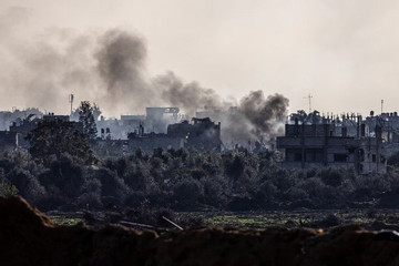 Israel tiếp tục tiến sâu tại Dải Gaza, bị tố không kích trại tị nạn