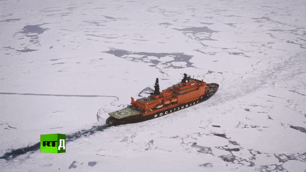 Bên trong tàu phá băng nguyên tử có cả bể bơi, sân chơi, nhà hàng của Nga