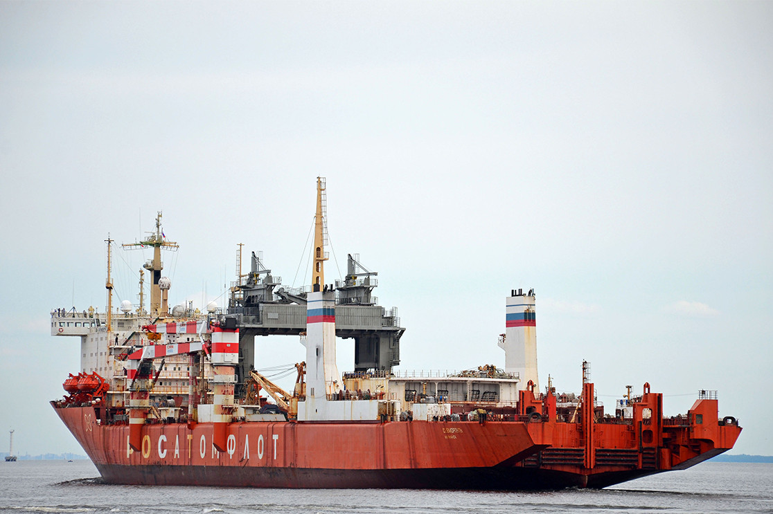 tau van tai pha bang nga.jpg