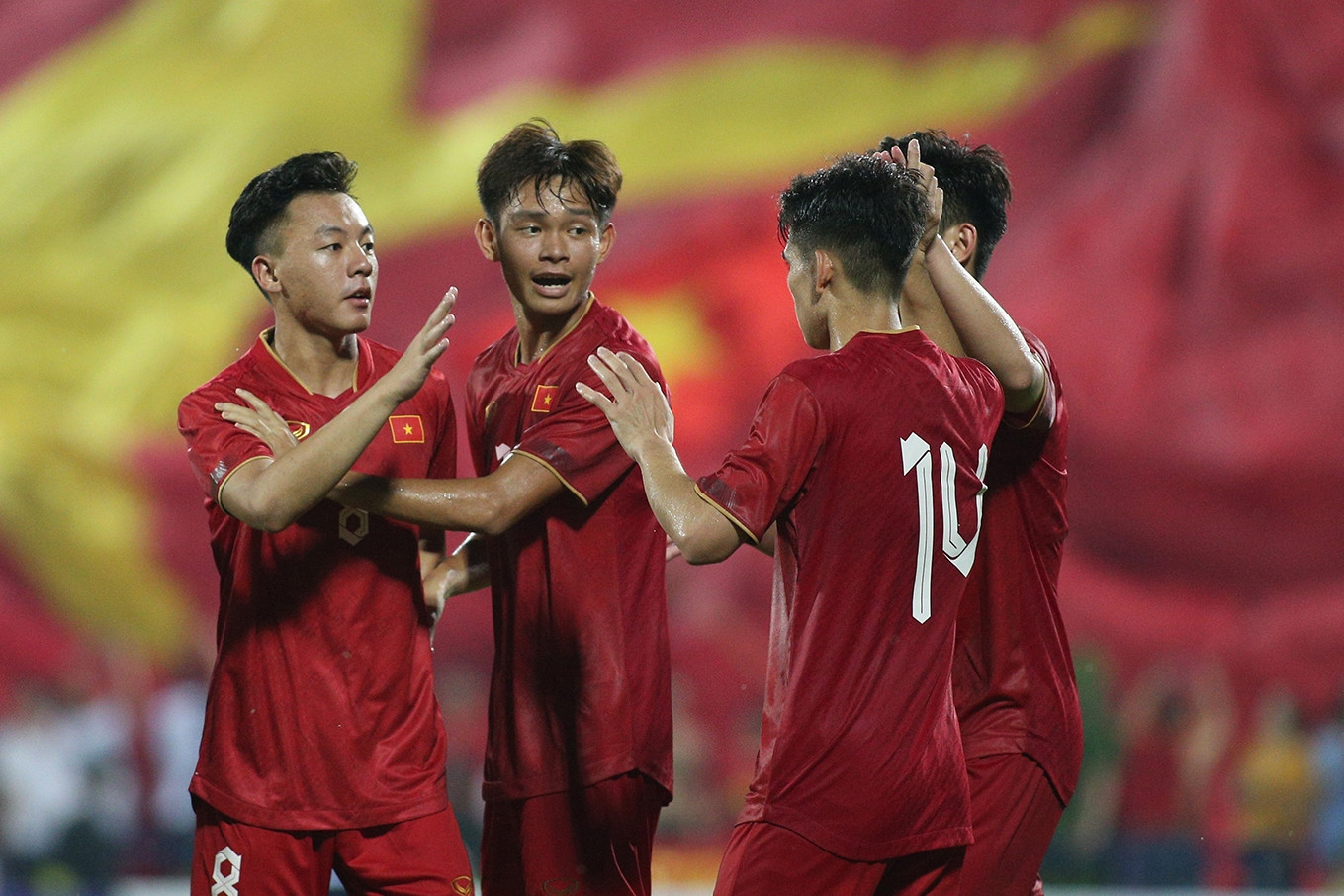 U23 Việt Nam: HLV Troussier gọi lại Văn Trường