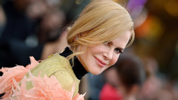 Nhan sắc U60 gây tranh cãi của 'Nữ hoàng biển cả' Nicole Kidman