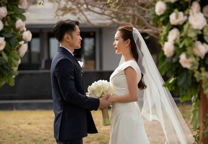 anh cuoi cua thu hoai va chong kem 10 tuoi 2 1355.jpeg