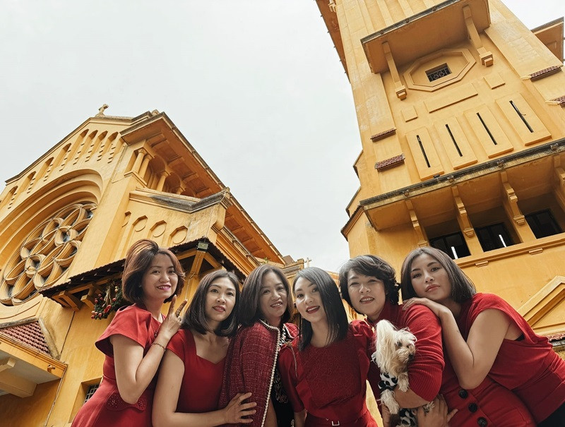 cua ba church festive season 2023 by quynh mai.jpg