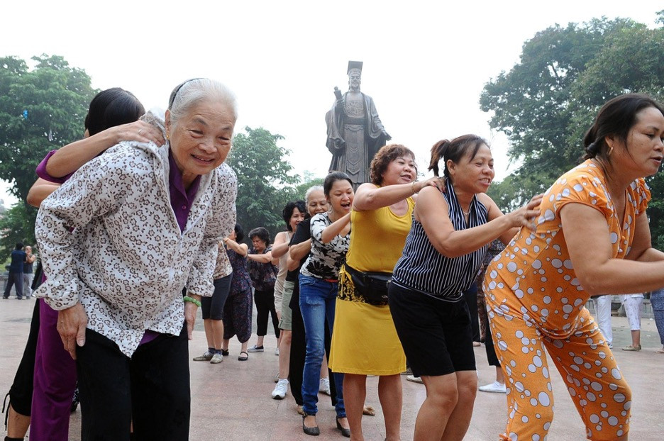 người cao tuổi.jpg