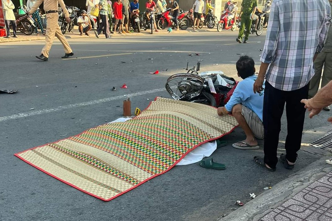 Bắt tài xế say rượu, lái ô tô tông chết hai vợ chồng