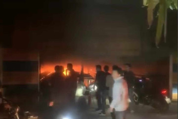 Cháy công ty in trong khu dân cư ở TP Hải Dương