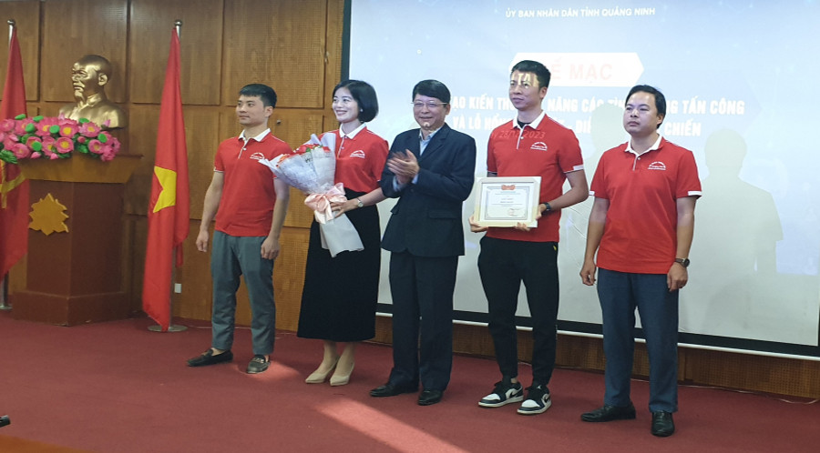 quang ninh be mac dien tap tc2.jpg