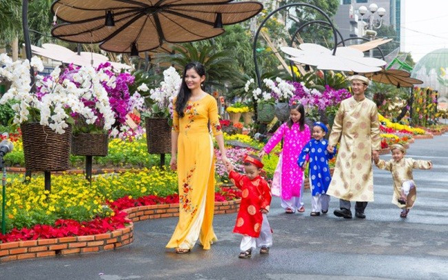 tet duong lich 8582.jpg