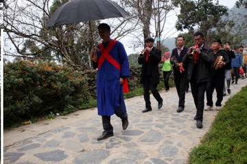 The bride-welcoming ceremony of the Giay ethnic people