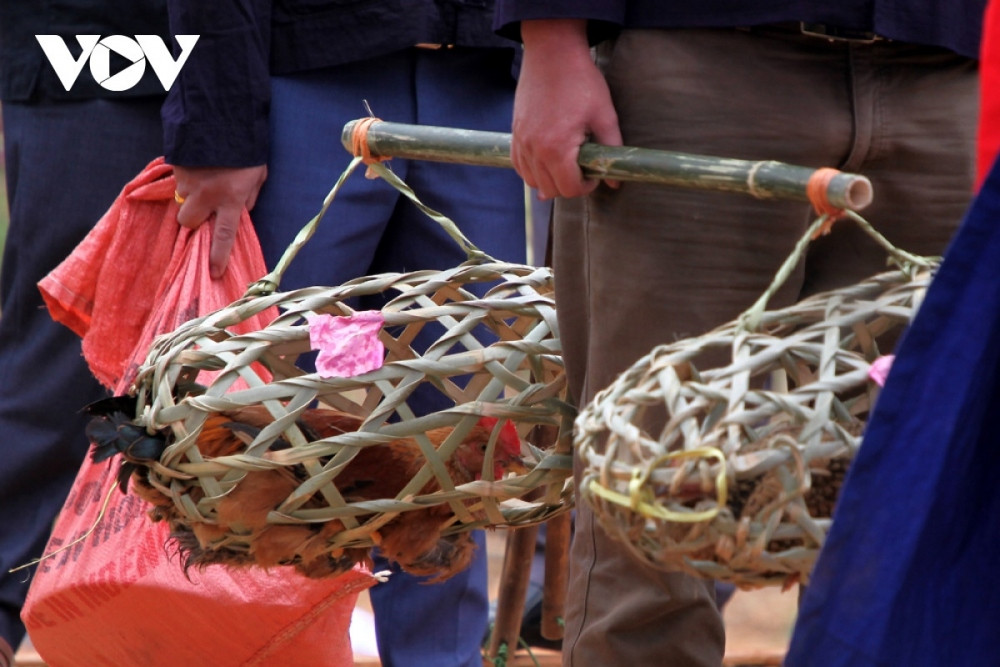 the bride-welcoming ceremony of the giay ethnic people picture 7