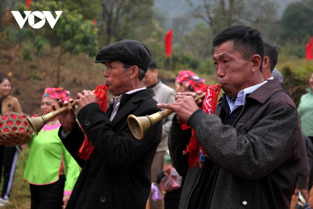 the bride-welcoming ceremony of the giay ethnic people picture 8