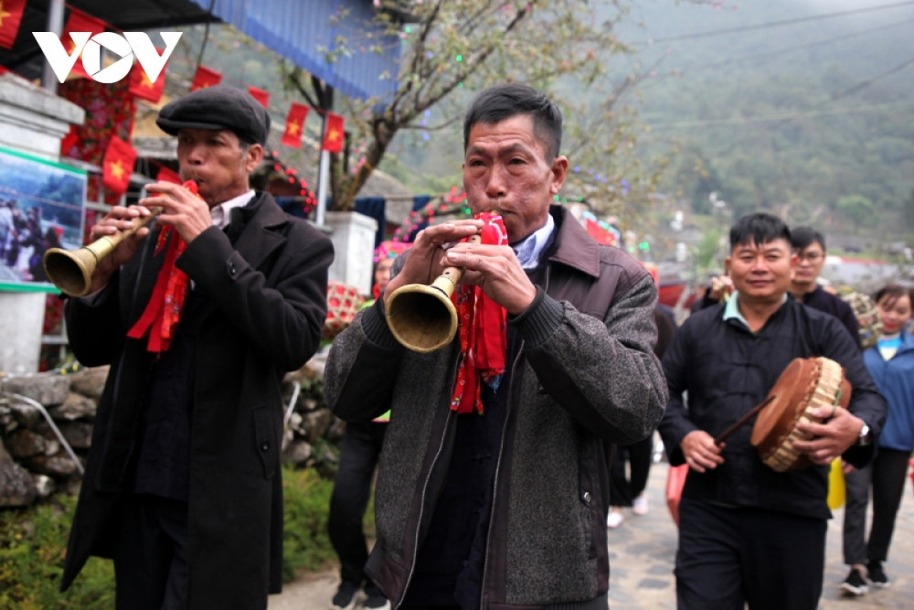 the bride-welcoming ceremony of the giay ethnic people picture 9