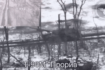 Video UAV Ukraine tập kích xe tăng T-90 và xe bọc thép hiếm của Nga