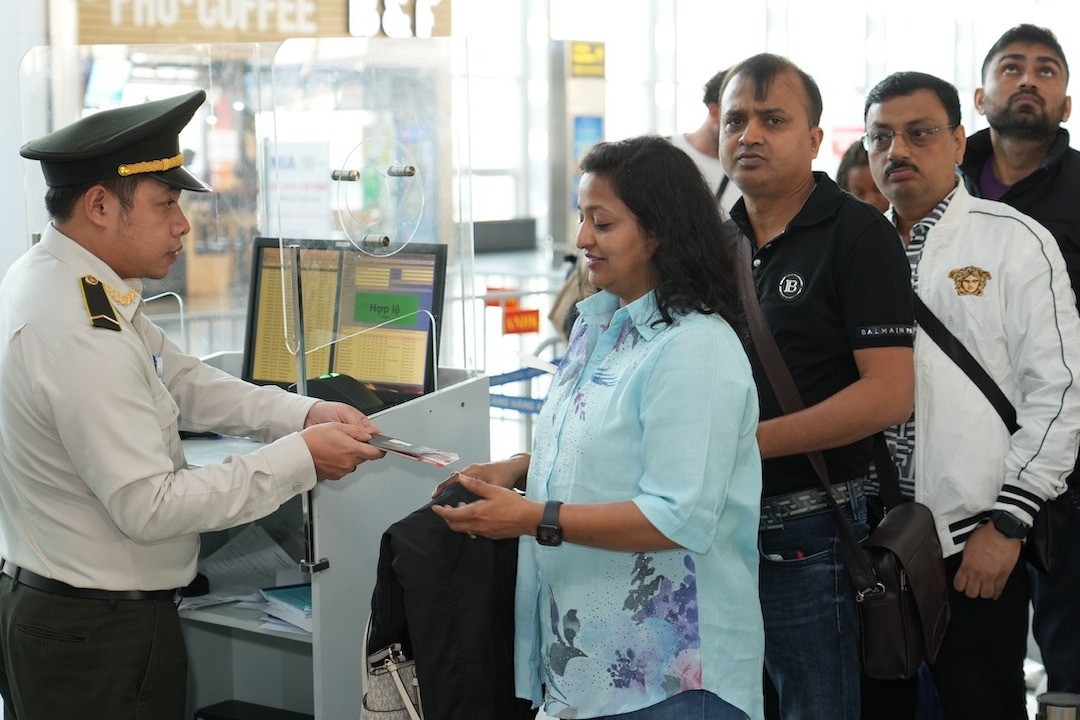 Khách tăng cao dịp Tết Dương lịch, sân bay Nội Bài ra khuyến cáo