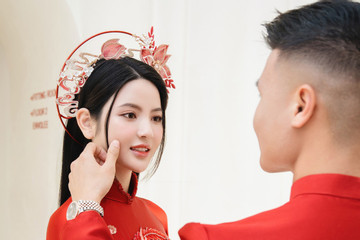 Lộ hình ảnh Quang Hải và Thanh Huyền thử trang phục ăn hỏi