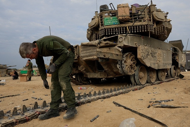 Xe tăng và tên lửa Israel tiếp tục tấn công Gaza, thêm công dân Mỹ thiệt mạng