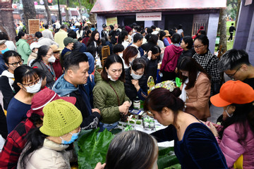 Hàng nghìn người dự lễ hội ẩm thực ở Hà Nội