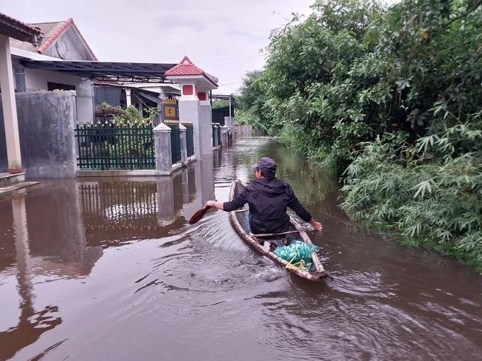 Heavy precipitation causes flooding, landslide in North Central region