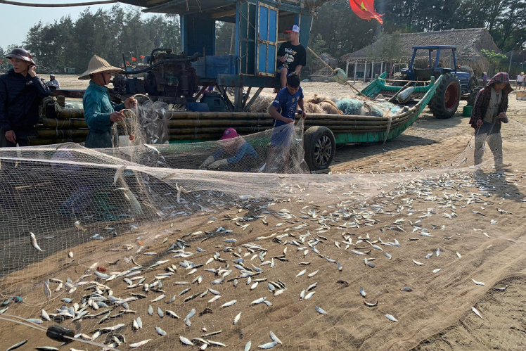 Ngư dân cân nhắc vay vốn đóng tàu vì ngư trường đã cạn kiệt