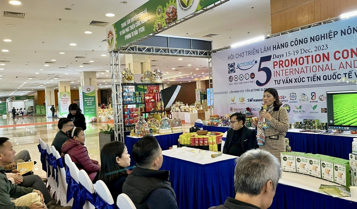 tin 2 xuat khau nong san viet.jpg