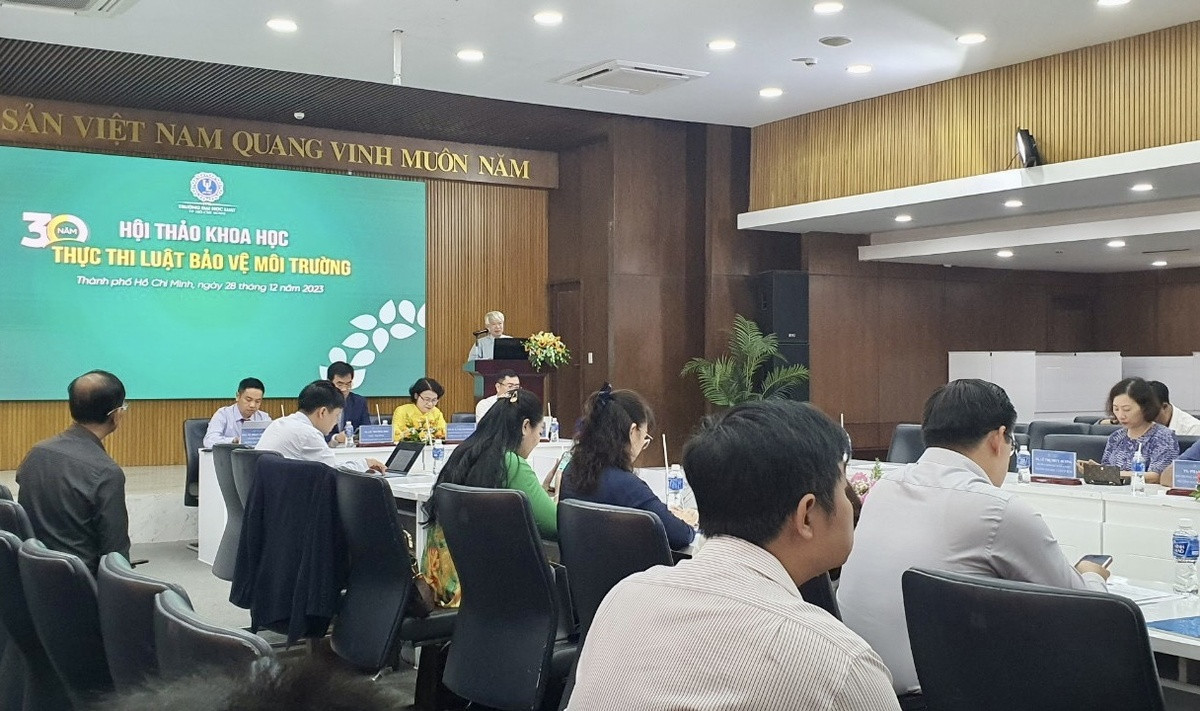 tin 3 hoi thao 30 nam luat bao ve moi truong.jpg