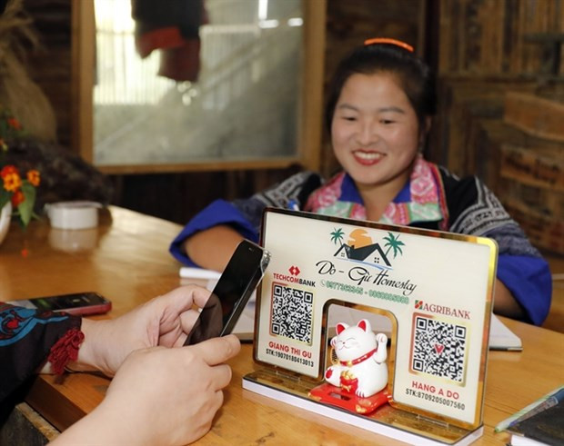 Banks adjust SMS banking fees, encourage switch to apps for notifications hinh anh 1